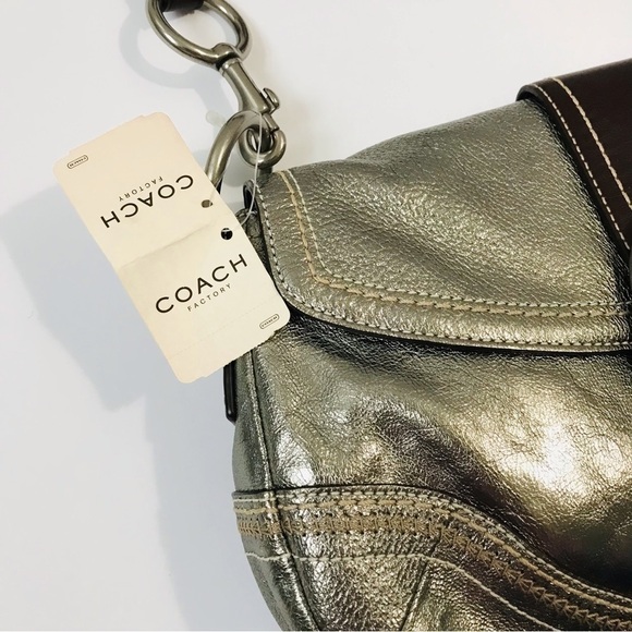 New COACH Metallic Silver Flap Versatile Leather Handbag - Picture 7 of 7